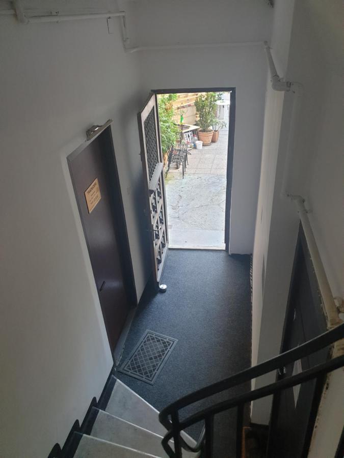 Apartment Yellow - Piata Victoriei Bucharest
