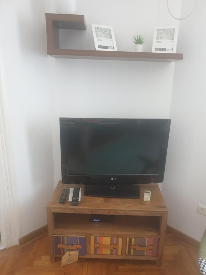 Apartment Yellow - Piata Victoriei *